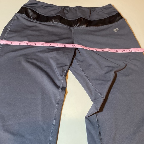 In motion of New York and company athlete pants. - Picture 5 of 8